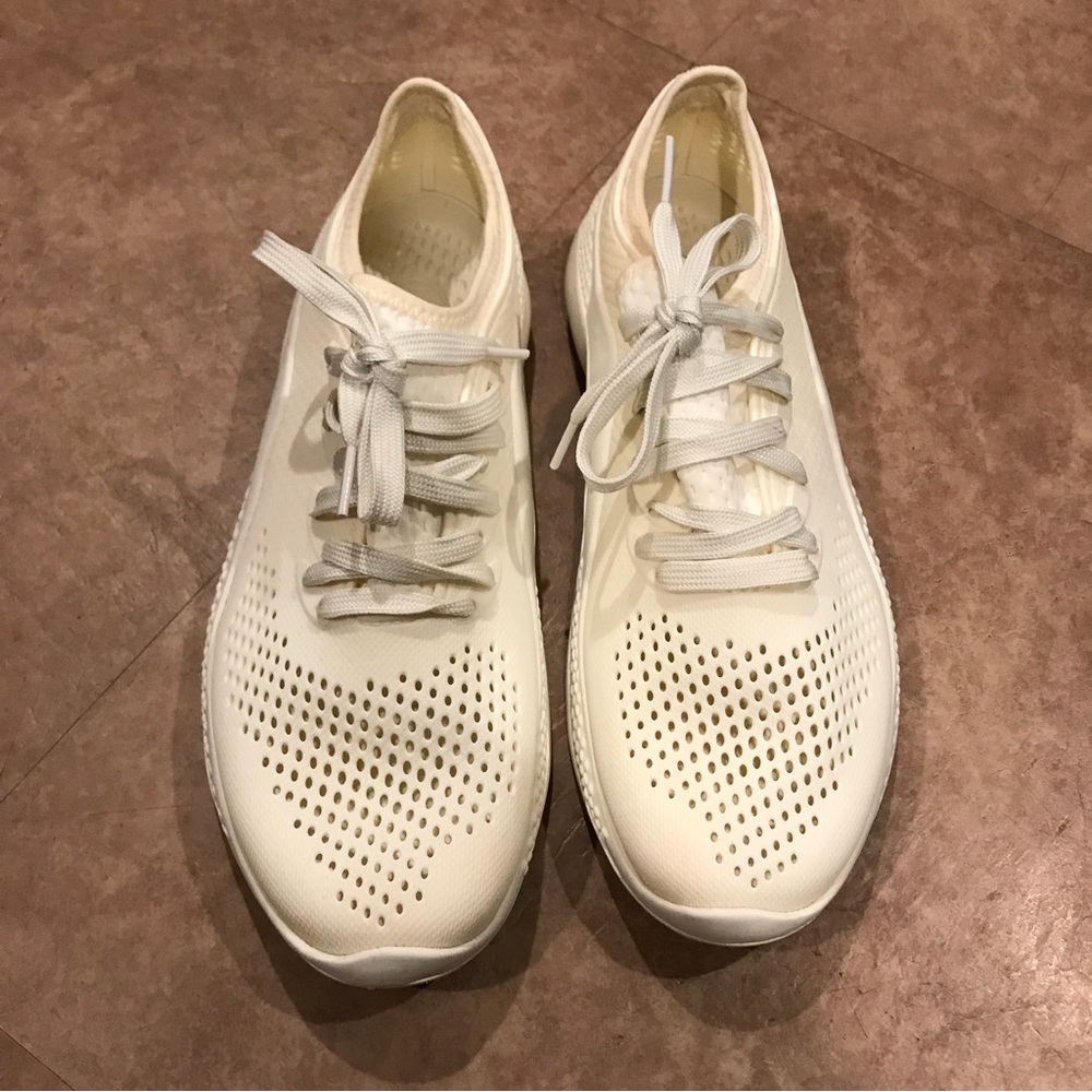 CROCS Women’s LiteRide Pacer Sneakers Size 11